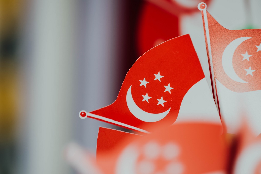 Singapore-flag_chuttersnap-dwjjNs1Hl1k-unsplash